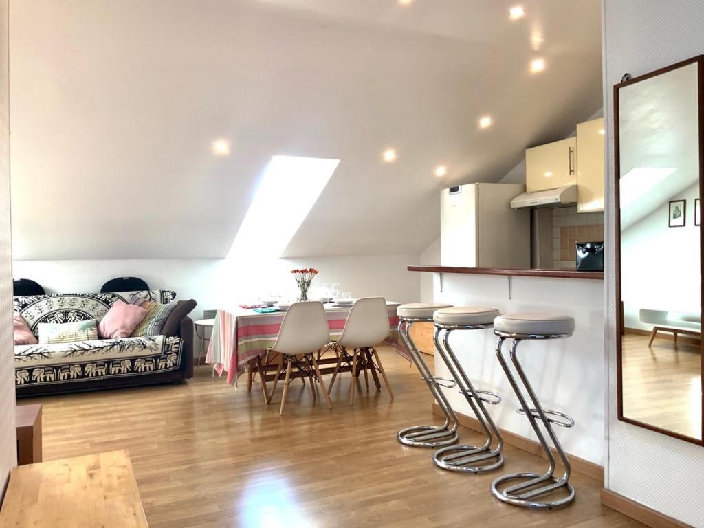 Beautiful 2 Super Area Near Everything Appartement